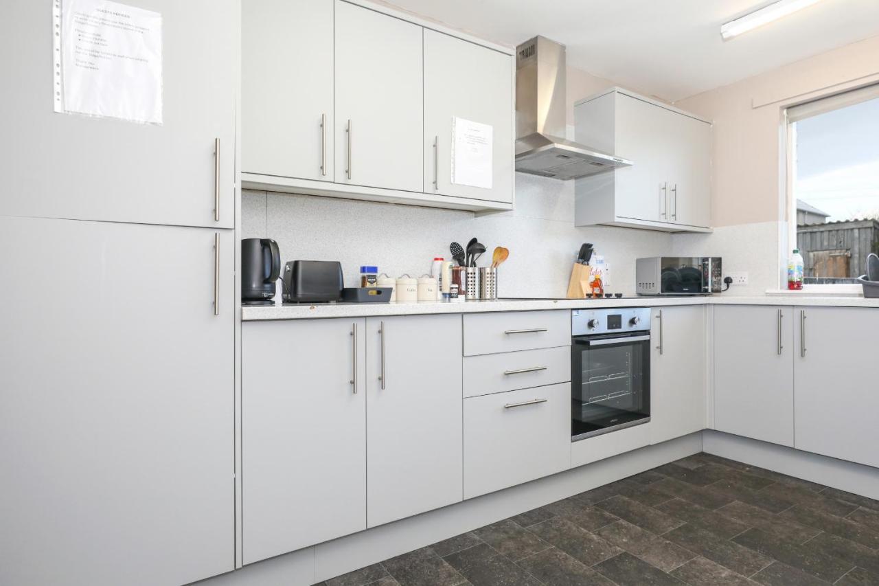 Modern Guest House - Central Inverness - Complimentary Snacks - Free Parking Экстерьер фото