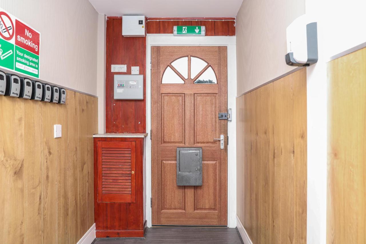 Modern Guest House - Central Inverness - Complimentary Snacks - Free Parking Экстерьер фото