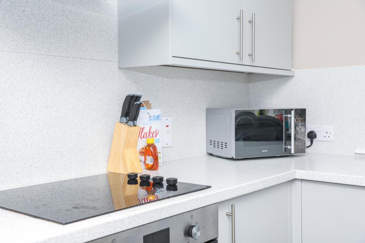 Modern Guest House - Central Inverness - Complimentary Snacks - Free Parking Экстерьер фото
